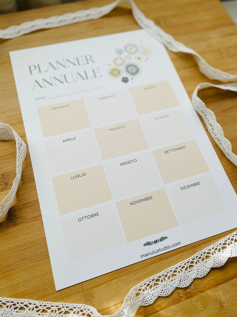 printable annual planner with clean design by Manulu Studio