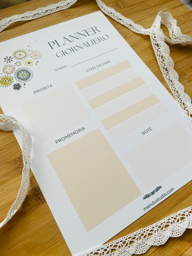 Handcrafted-style printable daily planner for 2025, designed by Manulu Studio